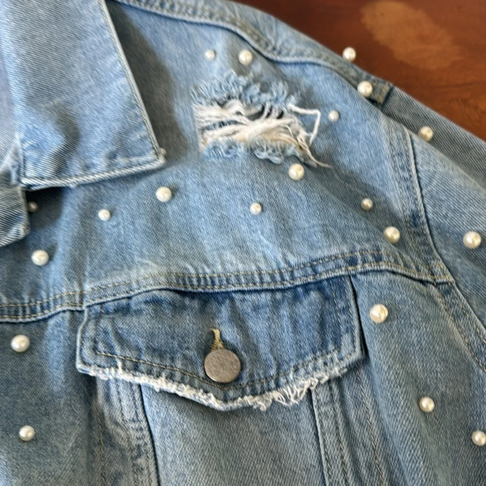 Free people Sunday funday pearl light Blue Denim Jacket with Pearls distressed - Picture 6 of 9